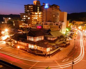 松山新大酒店 - 松山 - 建筑