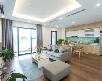 海湾家园帝国花园酒店 - 河内 - 客厅