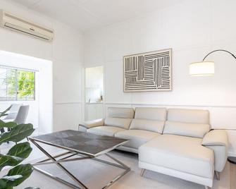 Bright & Cosy 1-Bed 15-Min From Cbd - 布里斯班 - 客厅