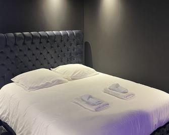 La Suite Prestige Jacuzzi,Sauna,Netflix,Disney - 亚眠 - 睡房