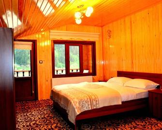 杜加汽车旅馆 - Uzungöl - 睡房