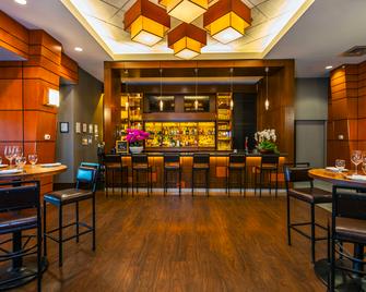 温哥华机场福朋喜来登酒店 - 里士满 - 酒吧