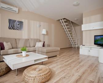 Atia Resort - Chernomorets - 客厅
