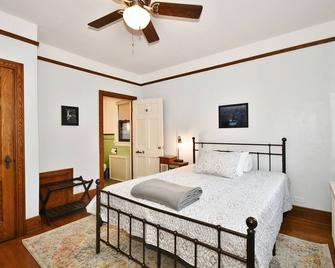 Huge Historic Home in Pittburgh's South Side - Parking for 6 cars - 匹兹堡 - 睡房