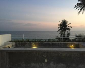 蜂巢海滩住宿加早餐旅馆 - 高尔 - 阳台