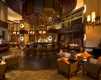 曼谷康莱德酒店公寓 - 曼谷 - 酒吧