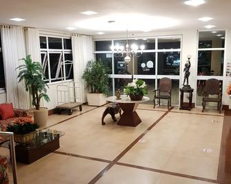 梅阿普酒店 - 瓜拉派瑞 - 大厅
