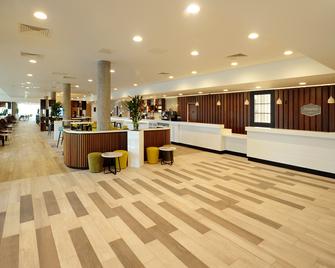 伦敦斯坦斯特德机场希尔顿汉普顿酒店 - Stansted - 大厅