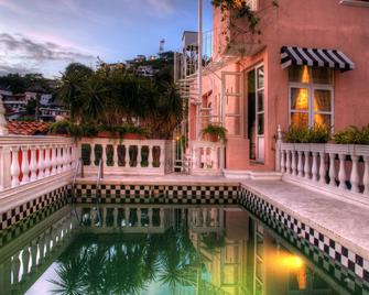 里维拉德尔里奥精品酒店 - 巴亚尔塔港 - 游泳池