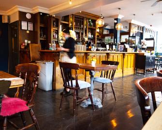 Blackburne Arms ,24 Catharine Street Hot - 利物浦 - 酒吧