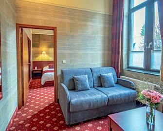 Hotel Des Comtes Durbuy - 迪尔比伊 - 客厅