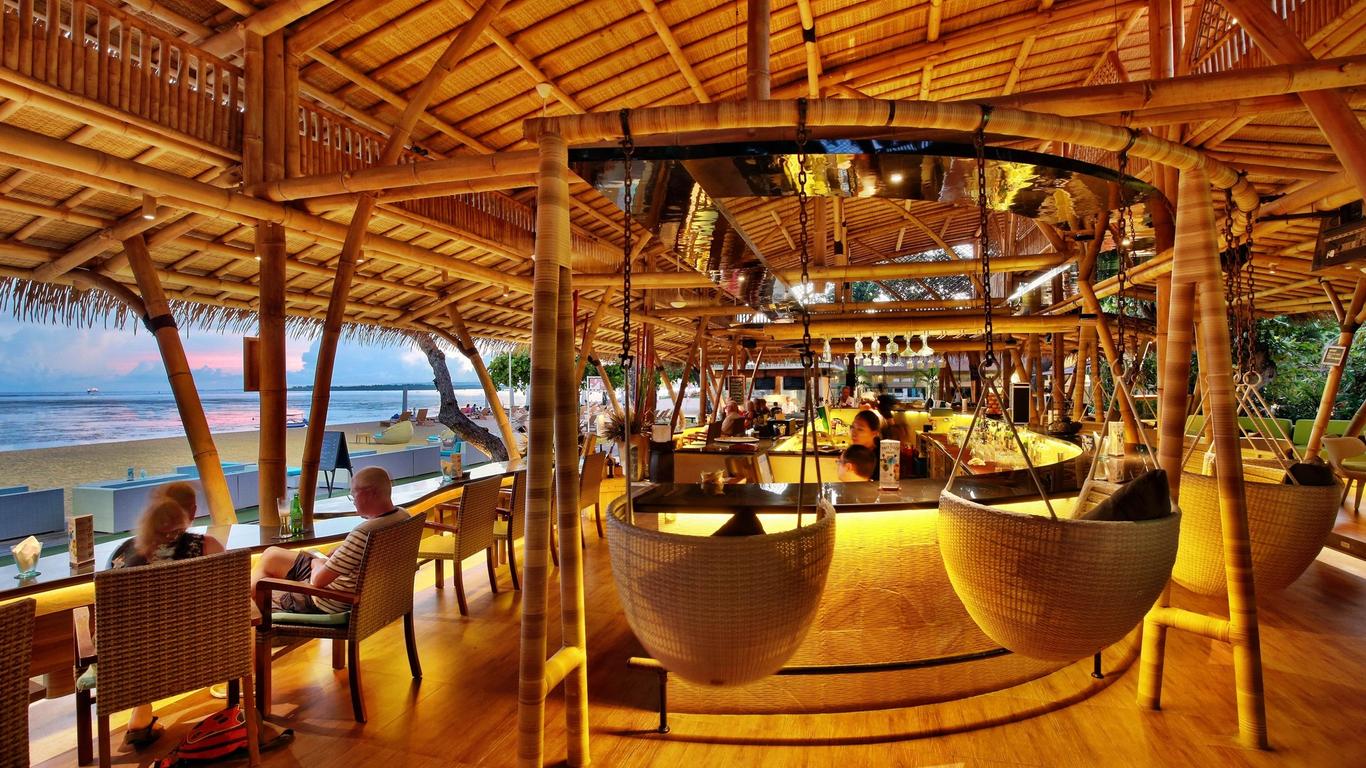 巴厘岛普拉玛沙努尔海滩酒店