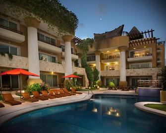 普布里托耶斯坎迪多奢华酒店 - 米斯提克酒店 - 卡门海滩 - 游泳池