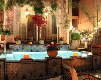 塞邦里亚德宫庭院旅馆 - 马拉喀什 - 游泳池