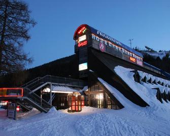 斯奇圣图拉目酒店 - 哈拉霍夫 - 建筑
