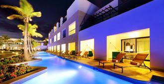 TRS 卡纳角式酒店 - 仅供成人入住 - 蓬塔卡纳 - 游泳池