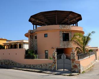 Sun Tower beach apartments - 马扎拉-德尔瓦洛 - 建筑
