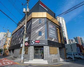 釜山水营区七汽车旅馆 - 釜山 - 建筑