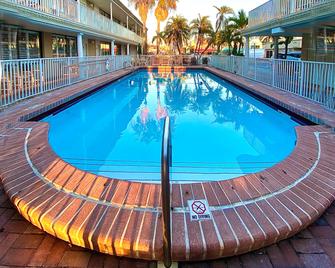 雷鸟海滩度假酒店 - 金银岛 - 游泳池