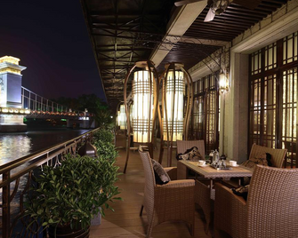The White House Hotel - 桂林 - 阳台