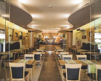 阿卡普尔科海滩酒店 - 耶索洛 - 餐馆