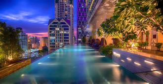 沙吞易思廷大酒店 - 曼谷 - 游泳池