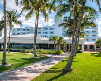 Naples Beach Hotel & Golf Club - 拿坡里 - 建筑